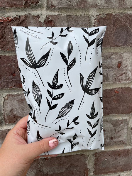6x9" Poly Mailer - Black Floral